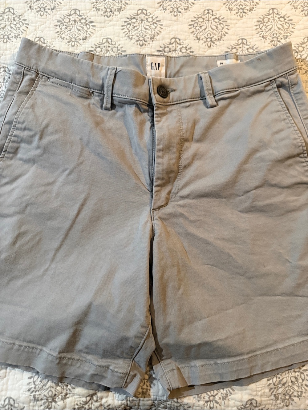 GAP Men’s Light gray Chino Shorts 30 waist, 7in inseam